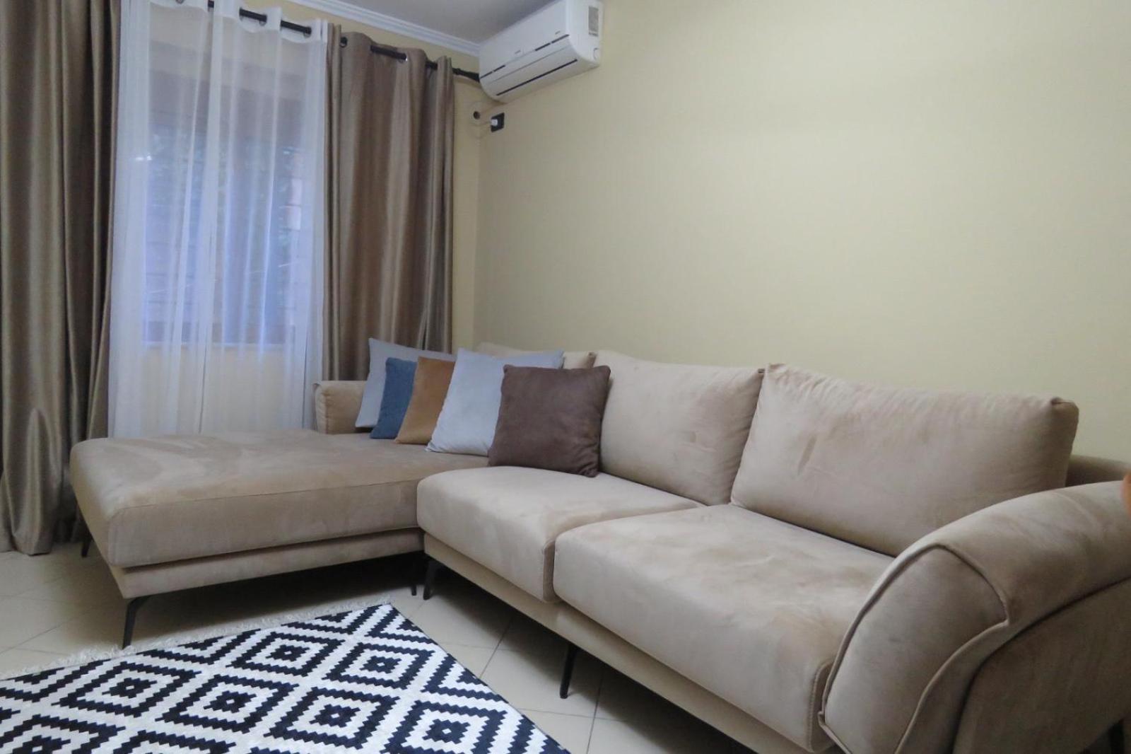Xhomlliku Apartment, Xhamllik Tirana