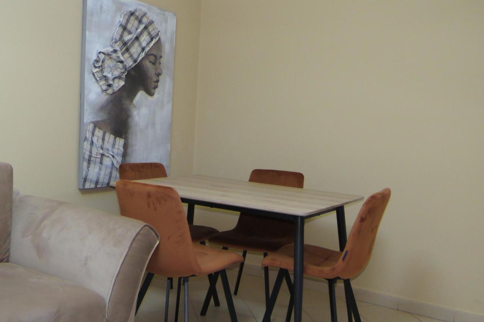 Xhomlliku Apartment, Xhamllik Apartment